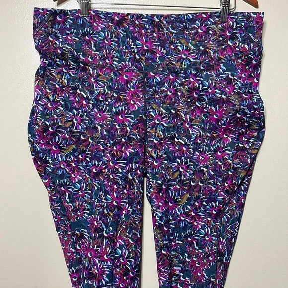 Lululemon Base Pace HR Run Tights 25" Size 20 Floral Electric Multi - Picture 5 of 8